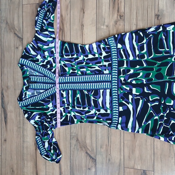 Women's Vibrant Geometric Print V-Neck Dress By BCBGMAXAZRIA. Size S - Picture 15 of 17